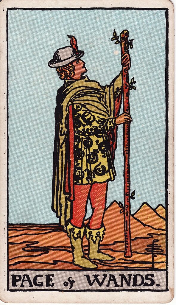 Tarotkortet Page i stavar – en ung budbärare står med en stav i öknen – representerar nyfikenhet, upptäckande och kreativa idéer.